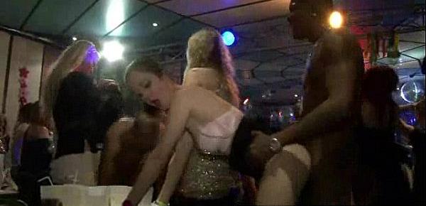  Girls blowjob on party